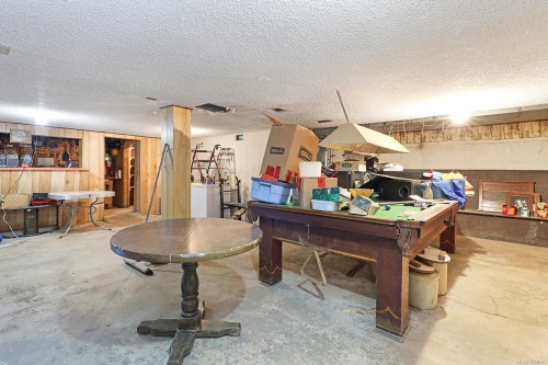 2780 Dunsmuir Ave, Cumberland, BC - Indoor Photo Showing Other Room