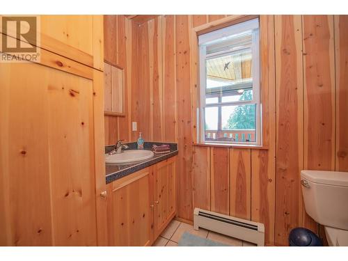 296 Trinity Valley Road, Lumby, BC - Indoor Photo Showing Bathroom