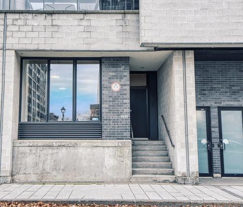 Exterior entrance - 88 Rue Des Soeurs-Grises, Montréal (Ville-Marie), QC - Outdoor