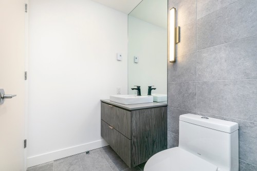 Bathroom - 422-1900 Rue Suzanne-Coallier, Montréal (Saint-Laurent), QC - Indoor Photo Showing Bathroom