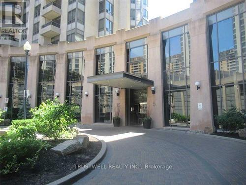 1618 - 15 Northtown Way, Toronto, ON - Outdoor With Facade