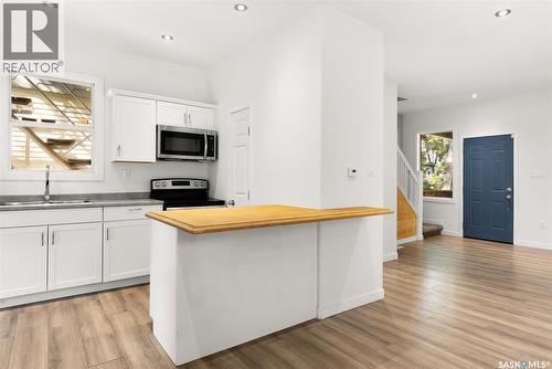 2358 Montreal Street, Regina, SK - Indoor Photo Showing Kitchen