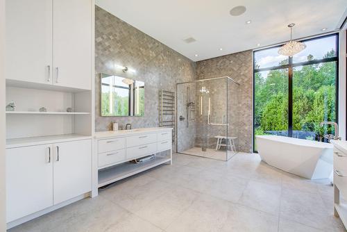 Salle de bains attenante à la CCP - 1211 Rue Des Souchets, Sainte-Adèle, QC - Indoor Photo Showing Bathroom