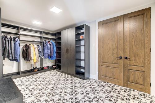 Hall d'entrée/Vestibule - 1211 Rue Des Souchets, Sainte-Adèle, QC - Indoor With Storage