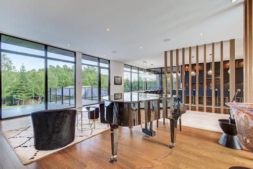 Salon - 1211 Rue Des Souchets, Sainte-Adèle, QC - Indoor