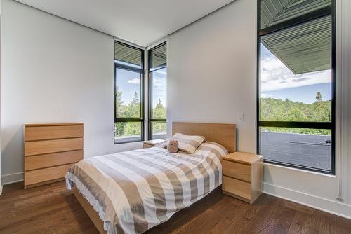 Chambre à coucher - 1211 Rue Des Souchets, Sainte-Adèle, QC - Indoor Photo Showing Bedroom