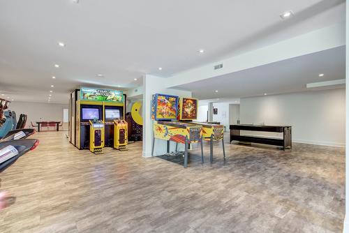 Salle familiale - 1211 Rue Des Souchets, Sainte-Adèle, QC - Indoor Photo Showing Other Room