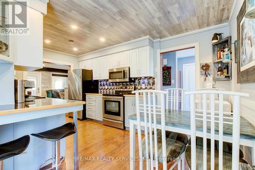 72 Sparklett Crescent, Brampton, ON - Indoor Photo Showing Kitchen With Stainless Steel Kitchen