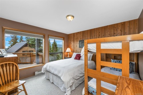 886 Jutland Terr, Courtenay, BC 