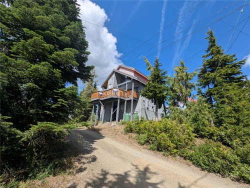 886 Jutland Terr, Courtenay, BC 