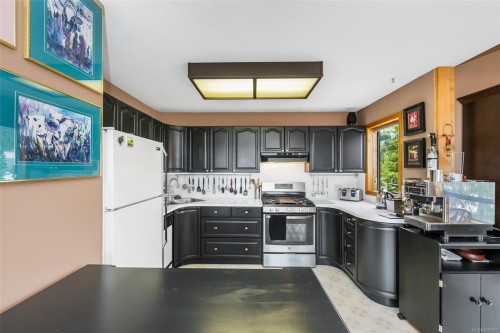 886 Jutland Terr, Courtenay, BC 