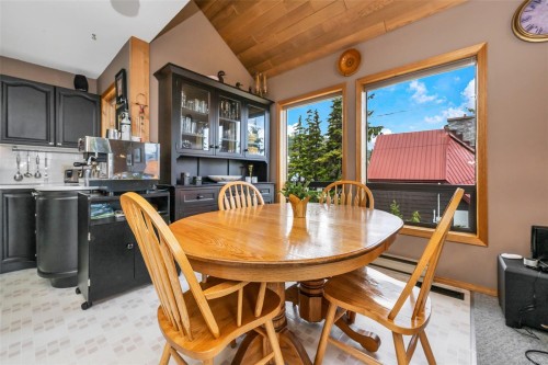 886 Jutland Terr, Courtenay, BC 