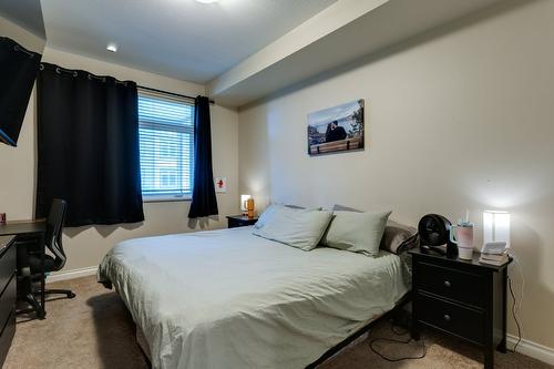 1211-3833 Brown Road, West Kelowna, BC - Indoor Photo Showing Bedroom