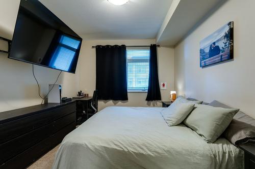 1211-3833 Brown Road, West Kelowna, BC - Indoor Photo Showing Bedroom