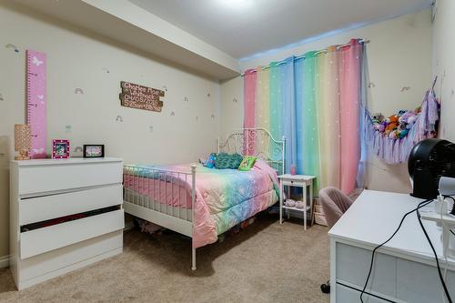 1211-3833 Brown Road, West Kelowna, BC - Indoor Photo Showing Bedroom