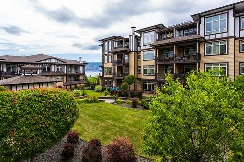 1211-3833 Brown Road, West Kelowna, BC - Outdoor