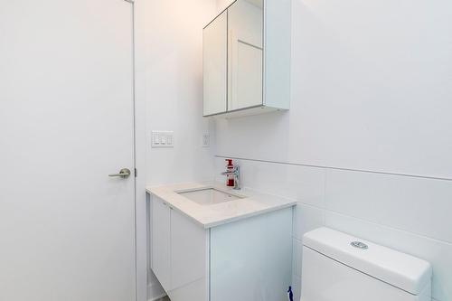 Bathroom - 302-5265 Rue Mackenzie, Montréal (Côte-Des-Neiges/Notre-Dame-De-Grâce), QC - Indoor Photo Showing Other Room