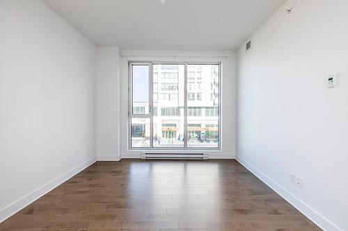 Living room - 302-5265 Rue Mackenzie, Montréal (Côte-Des-Neiges/Notre-Dame-De-Grâce), QC - Indoor Photo Showing Other Room