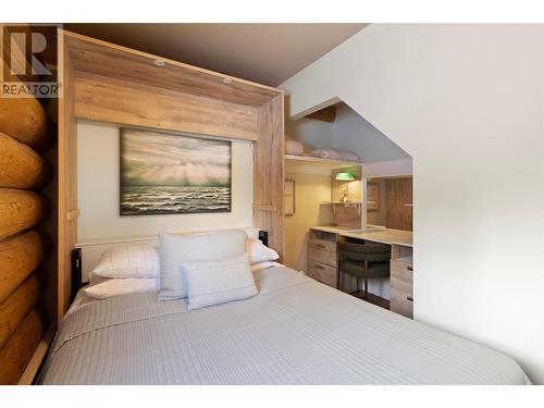 5485 Lac Le Jeune Road Unit# 7, Kamloops, BC - Indoor Photo Showing Bedroom