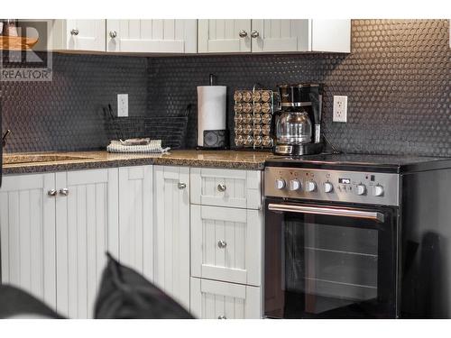 5485 Lac Le Jeune Road Unit# 7, Kamloops, BC - Indoor Photo Showing Kitchen