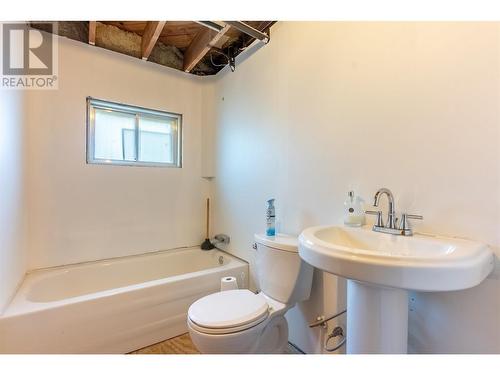 207 Ash Street, Ashcroft, BC - Indoor Photo Showing Bathroom