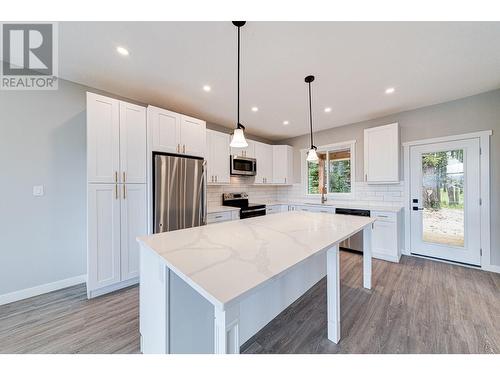 2258 Black Hawk Drive, Sparwood, BC - Indoor Photo Showing Kitchen With Upgraded Kitchen
