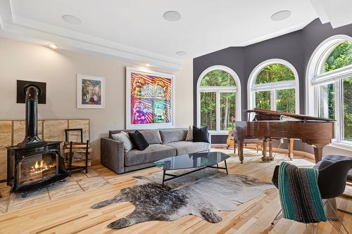 Living room - 851  - 853 Ch. Morgan, Saint-Adolphe-D'Howard, QC - Indoor Photo Showing Living Room With Fireplace