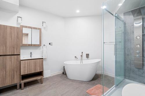 Bathroom - 851  - 853 Ch. Morgan, Saint-Adolphe-D'Howard, QC - Indoor Photo Showing Bathroom