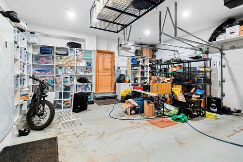 Garage - 851  - 853 Ch. Morgan, Saint-Adolphe-D'Howard, QC - Indoor Photo Showing Garage