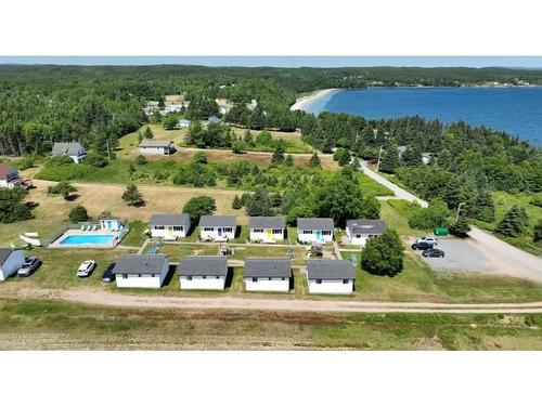 13 Bank Road, Eastport, NL 
