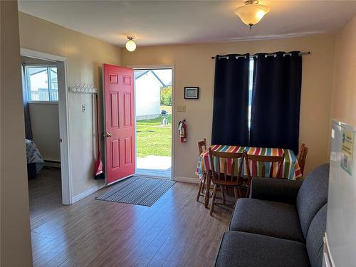 13 Bank Road, Eastport, NL 