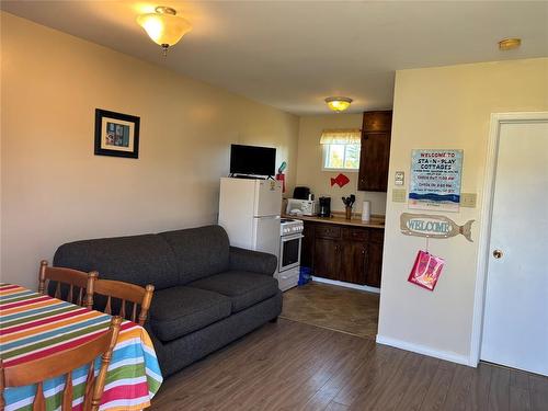 13 Bank Road, Eastport, NL 