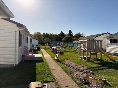 13 Bank Road, Eastport, NL 