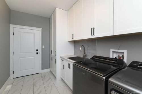 2390 Barbara Rd, Courtenay, BC 