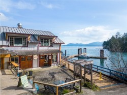 6&7-4301 Bedwell Harbour Rd  Pender Island, BC V0N 2M1