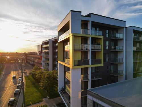 511-2335 Ch. Manella  Mont-Royal, QC H4P 0B3