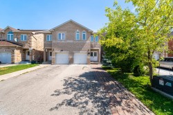 443 Comiskey Crescent  Mississauga, ON L5W 0C7