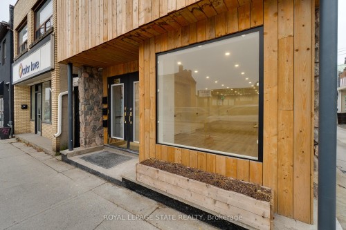 18 Barton Street E, Hamilton, ON - Outdoor With Exterior