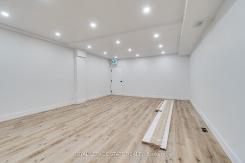 18 Barton Street E, Hamilton, ON - Indoor