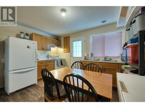 90 Mcinnes Road, Lumby, BC - Indoor