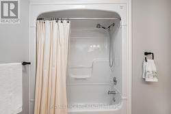 Upper tub/shower - 