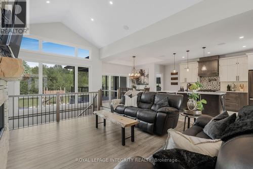 278 Roxanne Street, Clarence-Rockland, ON - Indoor Photo Showing Living Room