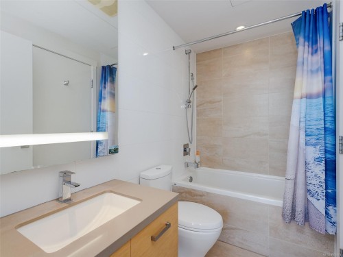 1705-83 Saghalie Rd, Victoria, BC - Indoor Photo Showing Bathroom