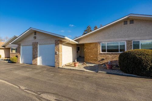 5-1209 Brookside Avenue  Kelowna, BC V1Y 5T5
