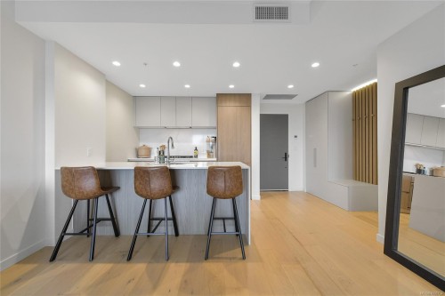 808-2000 Hannington Rd, Langford, BC - Indoor Photo Showing Kitchen