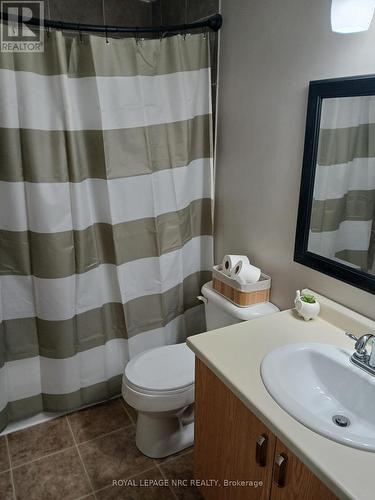 31 - 302 Vine Street, St. Catharines (Carlton/Bunting), ON - Indoor Photo Showing Bathroom