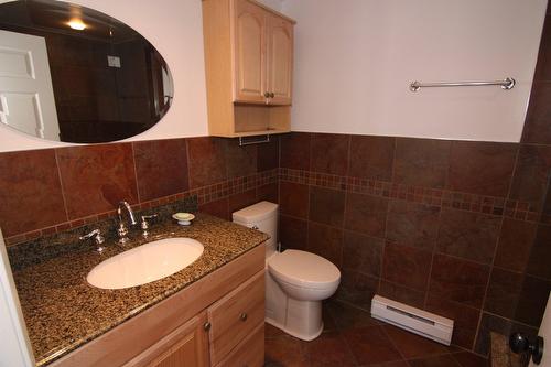 Bathroom - 802-1080 Rue St-Mathieu, Montréal (Ville-Marie), QC - Indoor Photo Showing Bathroom