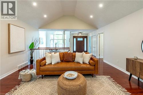 632 Bayhampton Crescent, Waterloo, ON - Indoor Photo Showing Living Room