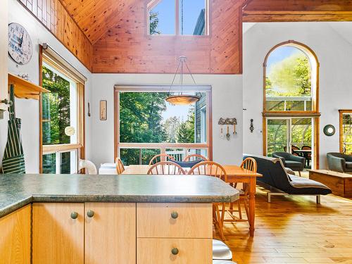 Cuisine - 101 Ch. Dainava, Mille-Isles, QC - Indoor