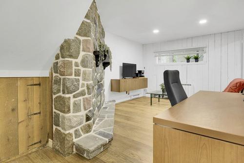 Salle familiale - 690 Ch. Notre-Dame, Sainte-Adèle, QC - Indoor